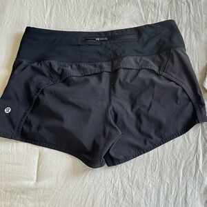 Lulu lemon Black mid-rise althetic shorts